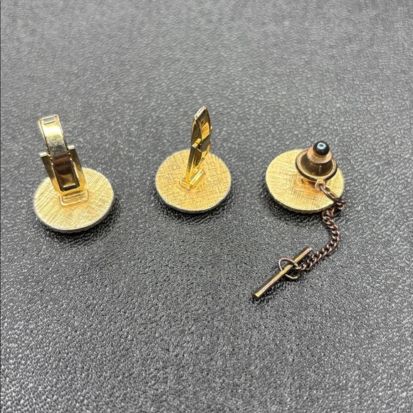 Gold and Black Cufflinks and Tie Clip Set - Picture 3 of 3